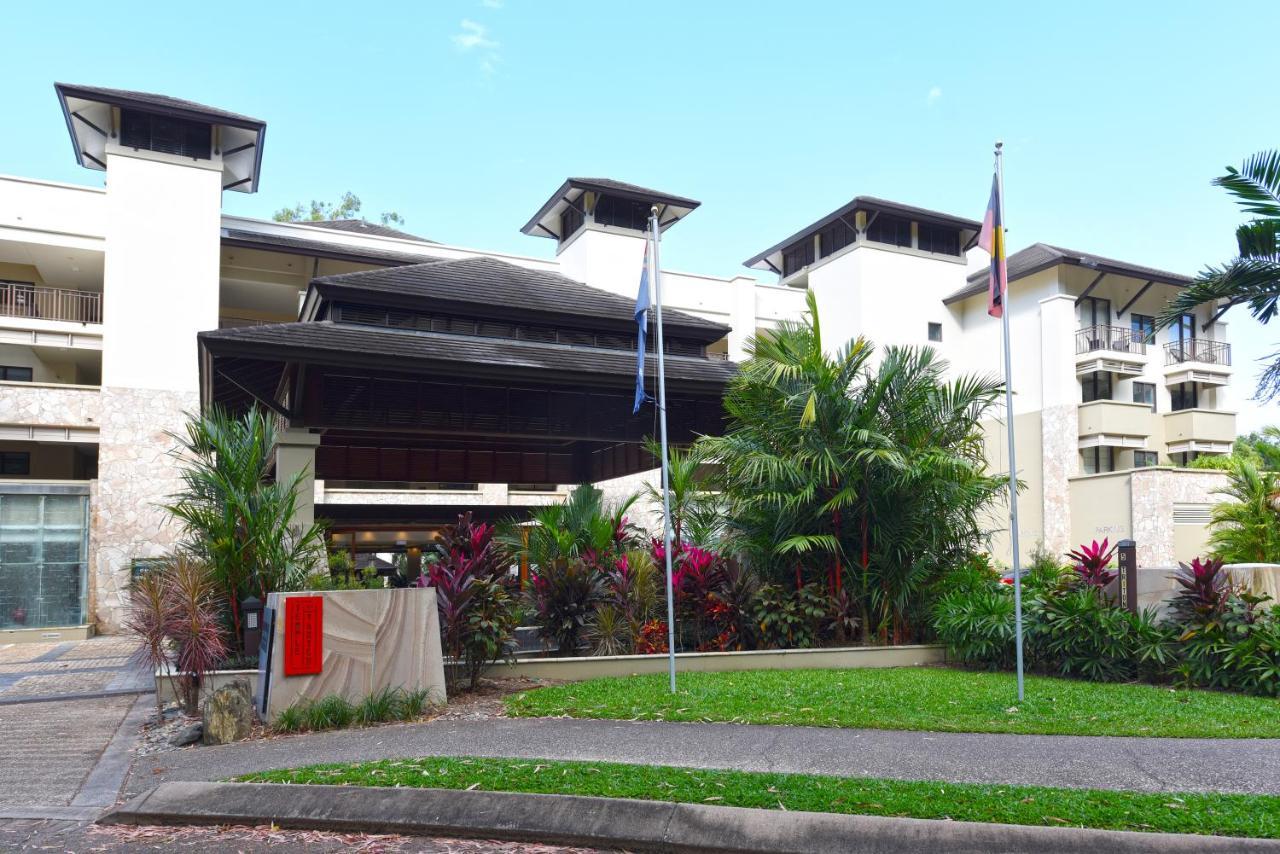 Private Apartments In The Temple Beachfront Resort Palm Cove Eksteriør billede