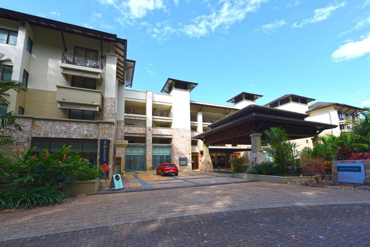 Private Apartments In The Temple Beachfront Resort Palm Cove Eksteriør billede