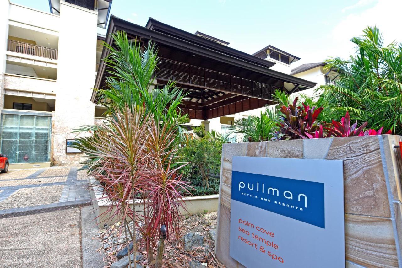 Private Apartments In The Temple Beachfront Resort Palm Cove Eksteriør billede