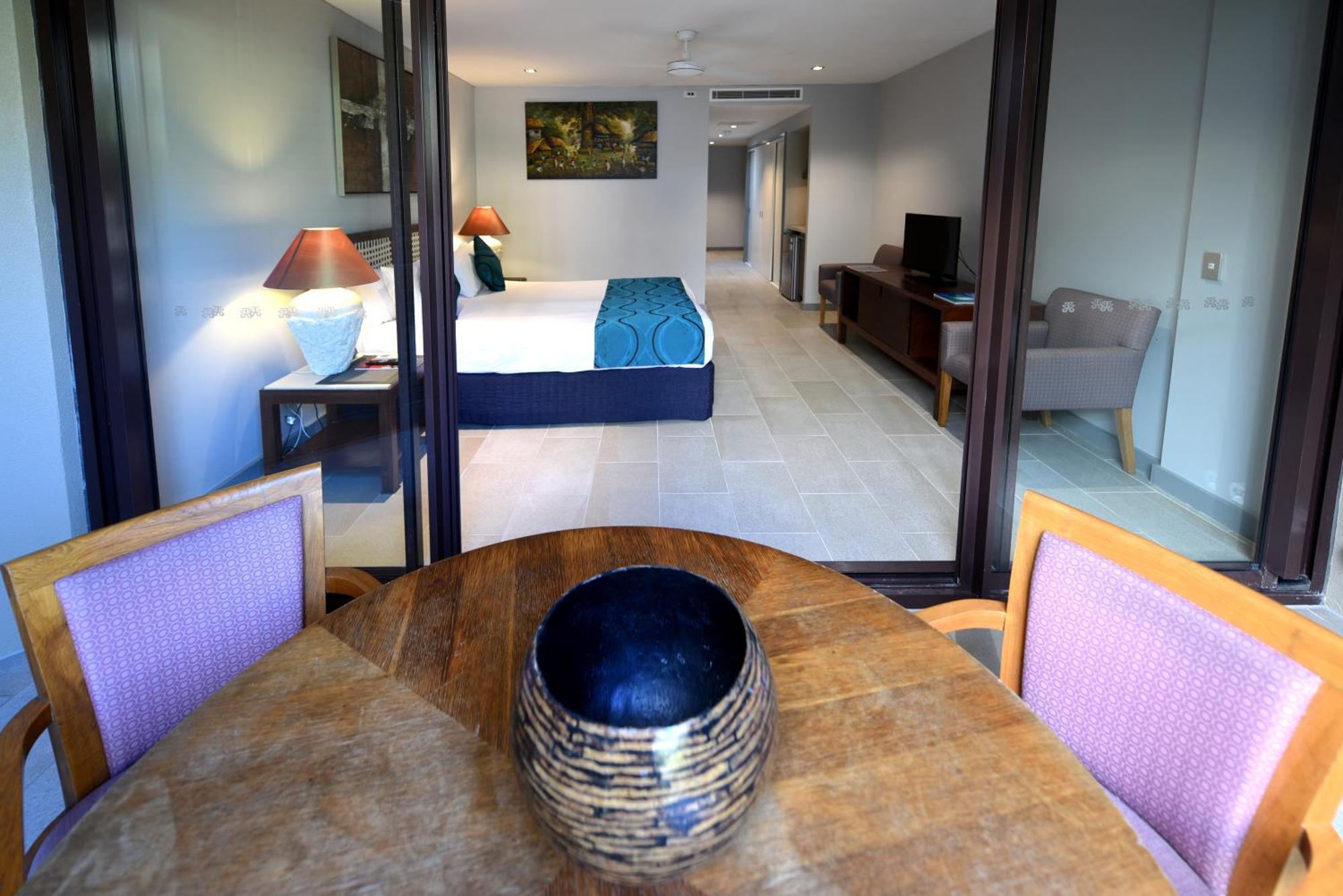 Private Apartments In The Temple Beachfront Resort Palm Cove Værelse billede