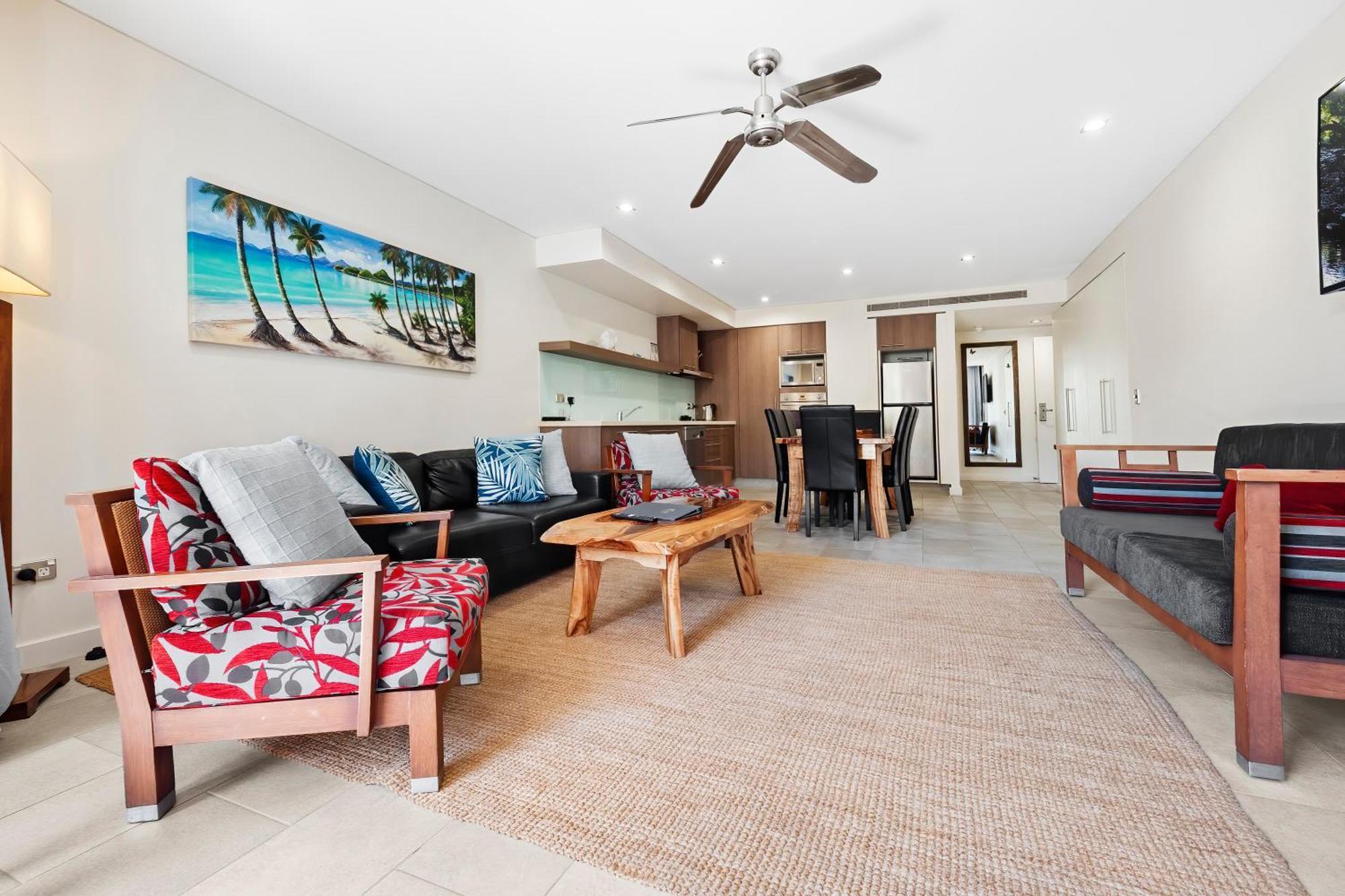 Private Apartments In The Temple Beachfront Resort Palm Cove Værelse billede