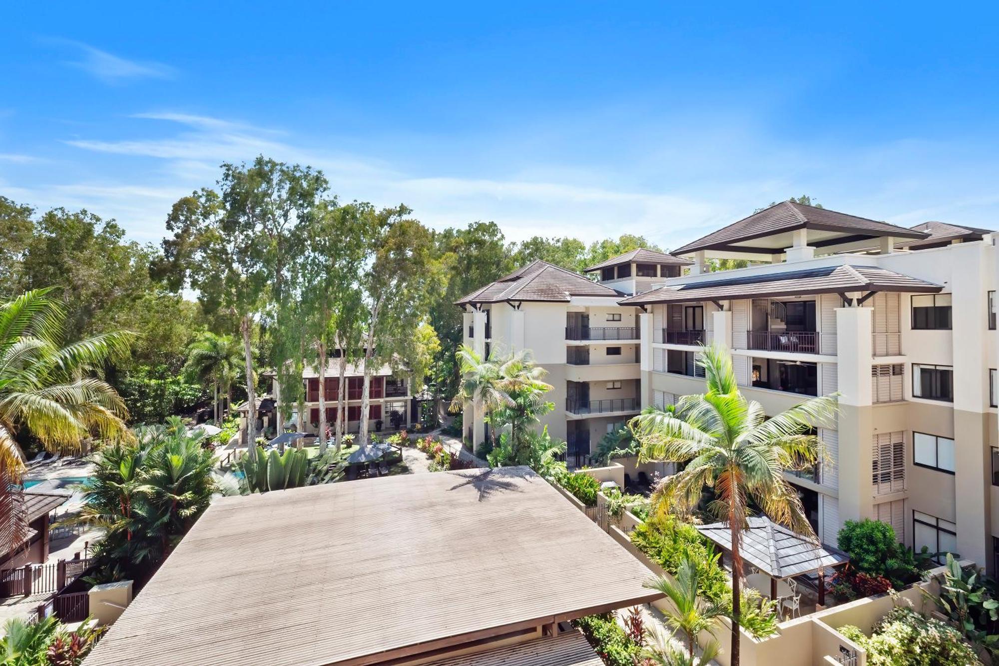 Private Apartments In The Temple Beachfront Resort Palm Cove Værelse billede