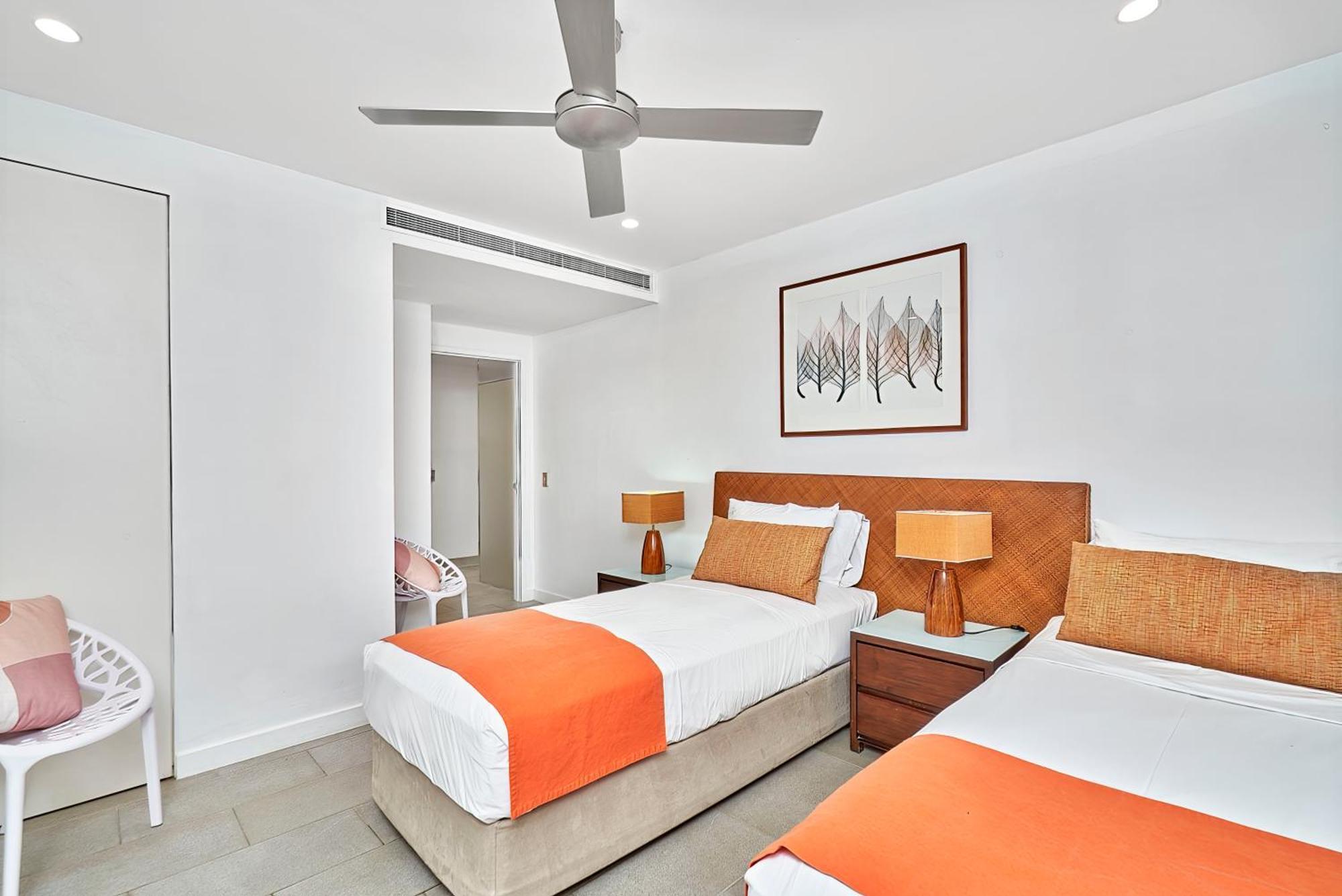 Private Apartments In The Temple Beachfront Resort Palm Cove Værelse billede